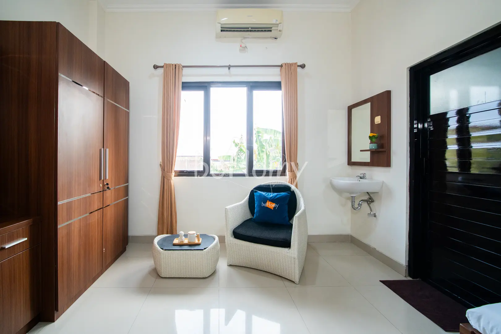 foto properti Behomy Harlin Solo